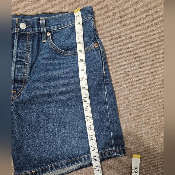 Levi's Classic Blue Denim Shorts - Picture 5 of 10